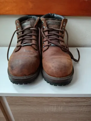 Botas de montaña Skechers marrones