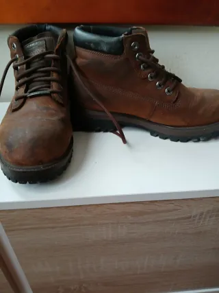 Botas de montaña Skechers marrones