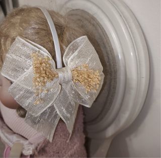 Diadema tocado niña lazo beige flores secas