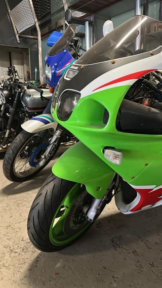Kawasaki ZXR 750 - Moto Deportiva Clasica