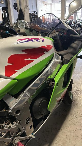 Kawasaki ZXR 750 - Moto Deportiva Clasica