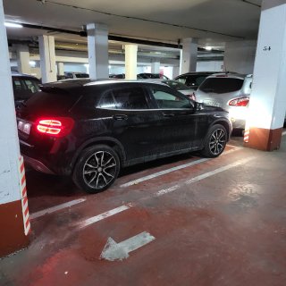 Plazas de garaje coche y moto junto a Clideba