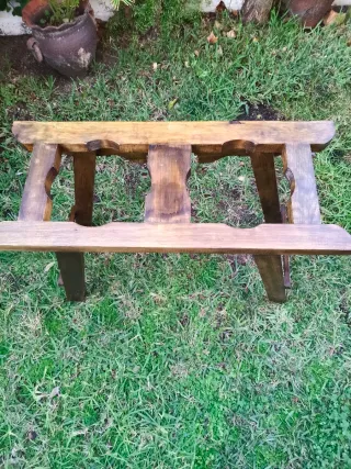 Cantarera con dos cantaros y luz