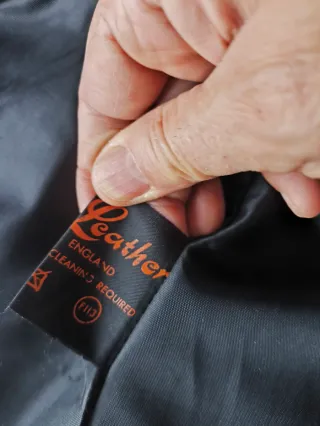 Chaqueta de piel Made in England morada