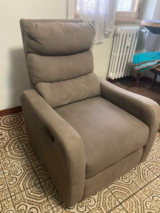 Poltrona reclinabile con poggiapiedi