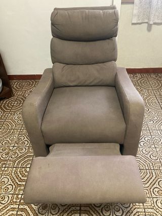 Poltrona reclinabile con poggiapiedi