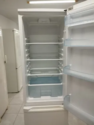 NEVERA MARCA BEKO de ancho 55 cm