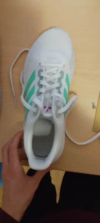 Zapatillas Adidas Blancas y Verdes nuevas