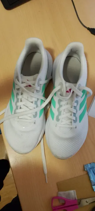 Zapatillas Adidas Blancas y Verdes nuevas