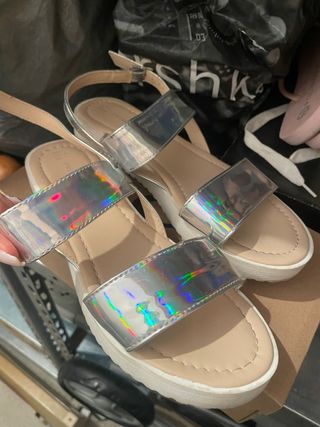 Sandalias plateadas niña