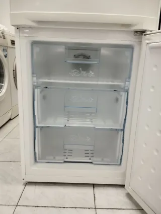 NEVERA BEKO MARCA BEKO de ancho 55