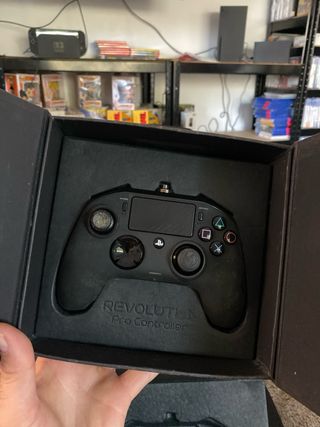 Mando Nacon Revolution Pro Controller PS4