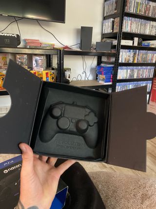 Mando Nacon Revolution Pro Controller PS4