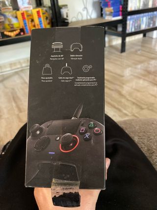 Mando Nacon Revolution Pro Controller PS4