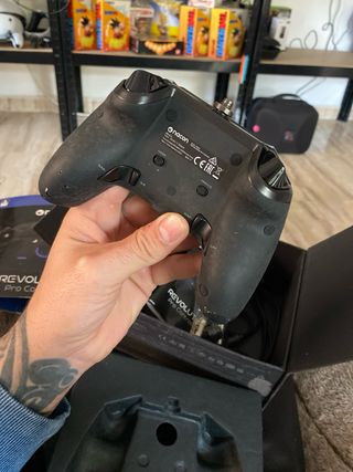 Mando Nacon Revolution Pro Controller PS4