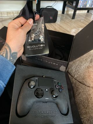 Mando Nacon Revolution Pro Controller PS4