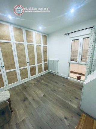 Piso en venta en Franciscanos en Albacete