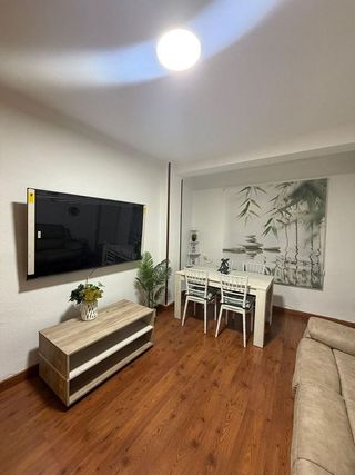 Piso en alquiler en Linares