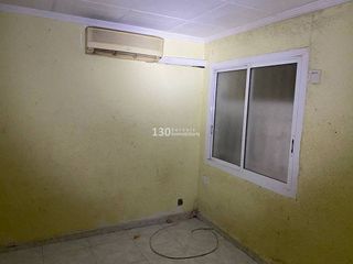 Local comercial en venta en La Teixonera en Barcelona