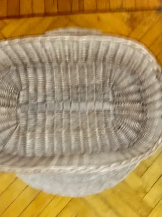 Antigua Cesta de mimbre ovalada