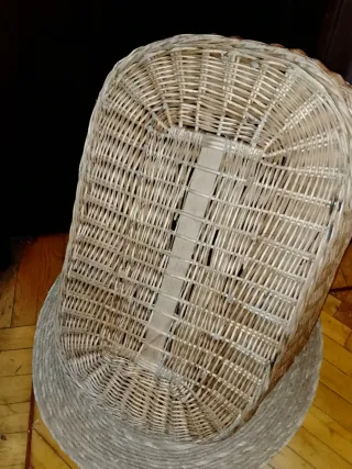 Antigua Cesta de mimbre ovalada