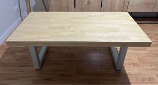 Mesa de centro elevable madera y blanca.