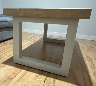 Mesa de centro elevable madera y blanca.