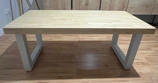 Mesa de centro elevable madera y blanca.