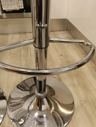 Taburetes de cocina acrílicos y metal