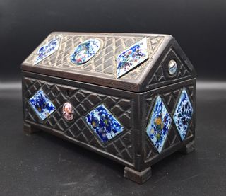 Arqueta o baul de estilo Románico con Esmaltes