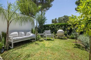 Casa adosada en alquiler en Los Naranjos - Las Brisas en Marbella