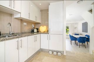 Casa adosada en alquiler en Los Naranjos - Las Brisas en Marbella