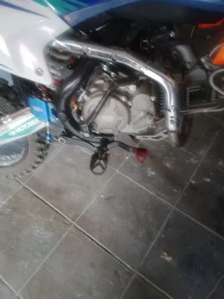 Moto Cross 1.60 está nueva con muchos extras y pie