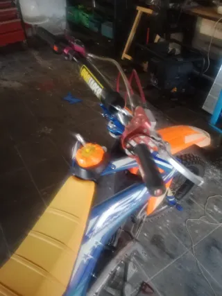 Moto Cross 1.60 está nueva con muchos extras y pie