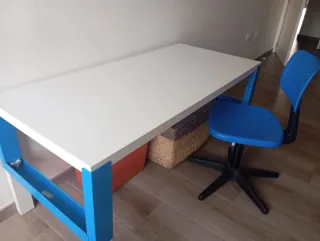 Escritorio y Silla Infantil IKEA
