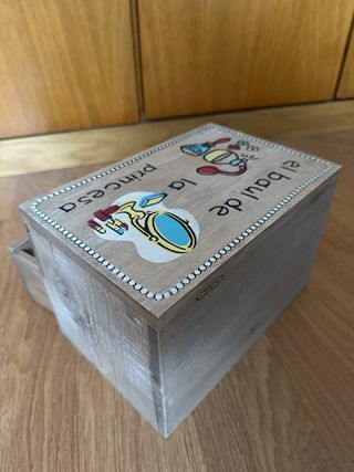 Baúl de madera para niña