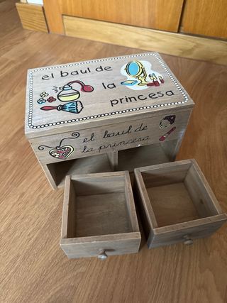 Baúl de madera para niña