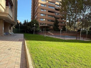 Piso en alquiler en Costillares en Madrid