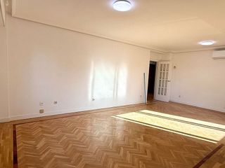 Piso en alquiler en Costillares en Madrid