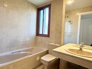 Piso en alquiler en Costillares en Madrid