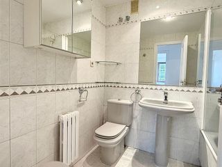 Piso en alquiler en Costillares en Madrid