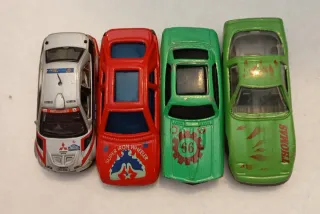 Set 4 macchinine giocattolo