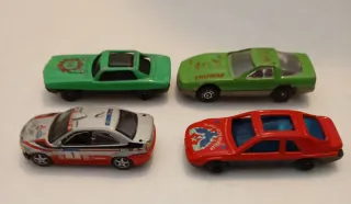 Set 4 macchinine giocattolo