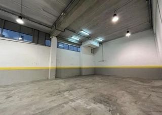 Nave industrial en alquiler en Port en Badalona
