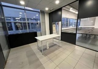 Nave industrial en alquiler en Port en Badalona