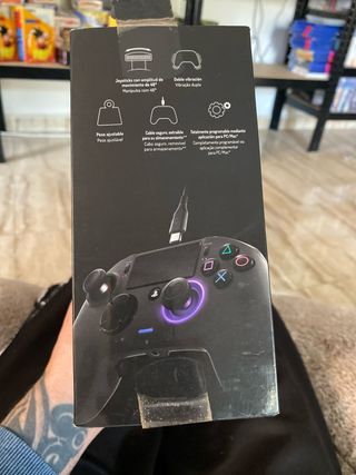 Mando Nacon Revolution Pro Controller 2 PS4