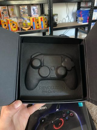 Mando Nacon Revolution Pro Controller 2 PS4
