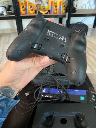 Mando Nacon Revolution Pro Controller 2 PS4