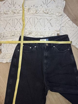 Conjunto Top Blanco y Pantalón Negro