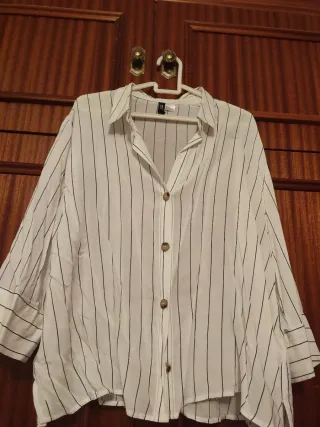 Camisa H&M rayas blancas y negras